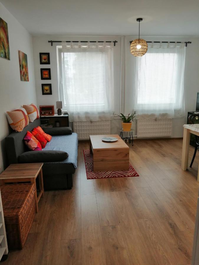 Slavik Apartment Dunajská Streda Exteriör bild